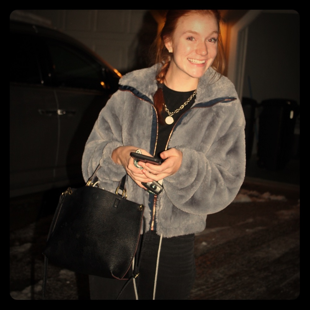 Meet your Posher, Chloe